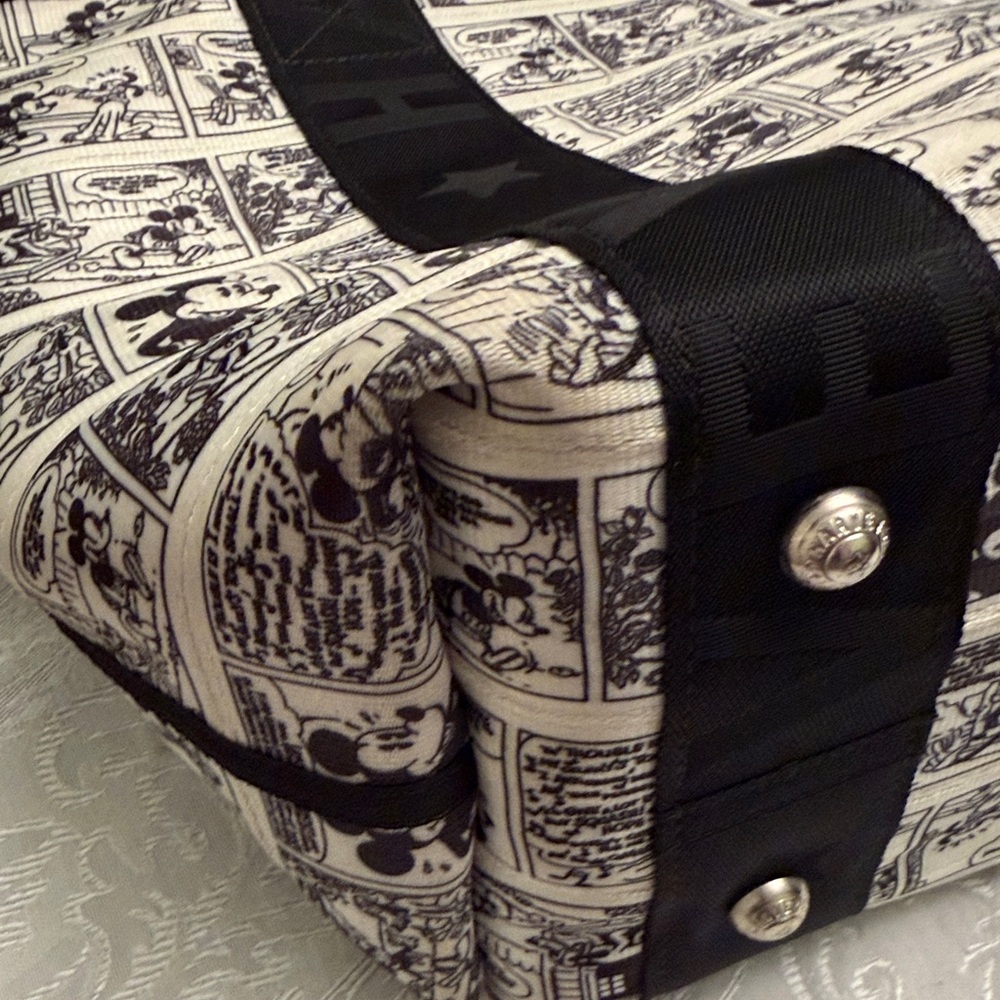Disney Harveys Couture Tote🖤 - Picture 10 of 11